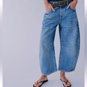 Free People We the Free Good Luck mid-rise barrel jeans EUC Size 31